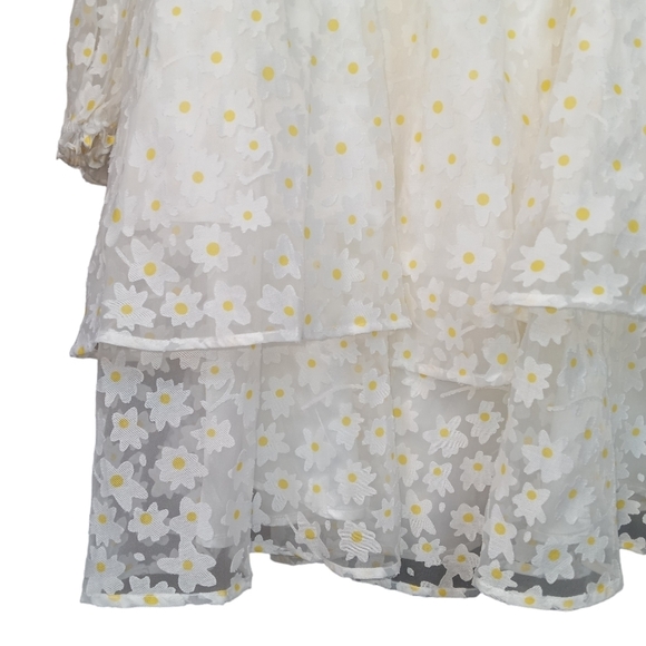 Storia Daisy Tiered Babydoll Dress Puff Sleeves White & Yellow NWT Size Large - Picture 8 of 14